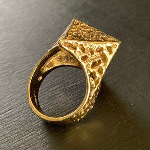 Gold-toned Triangle Ring | 10g Sz 6